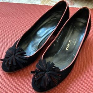 Vintage Charles Jourdan suede pumps